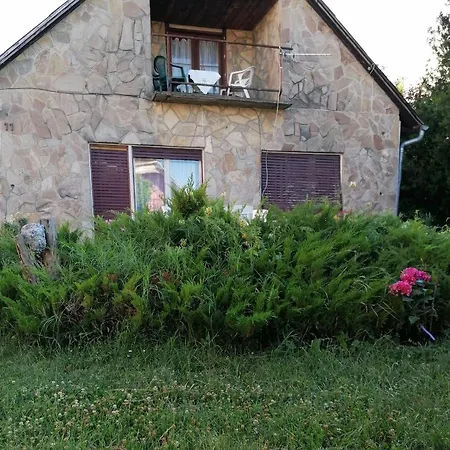 Διαμέρισμα Hortenzia *